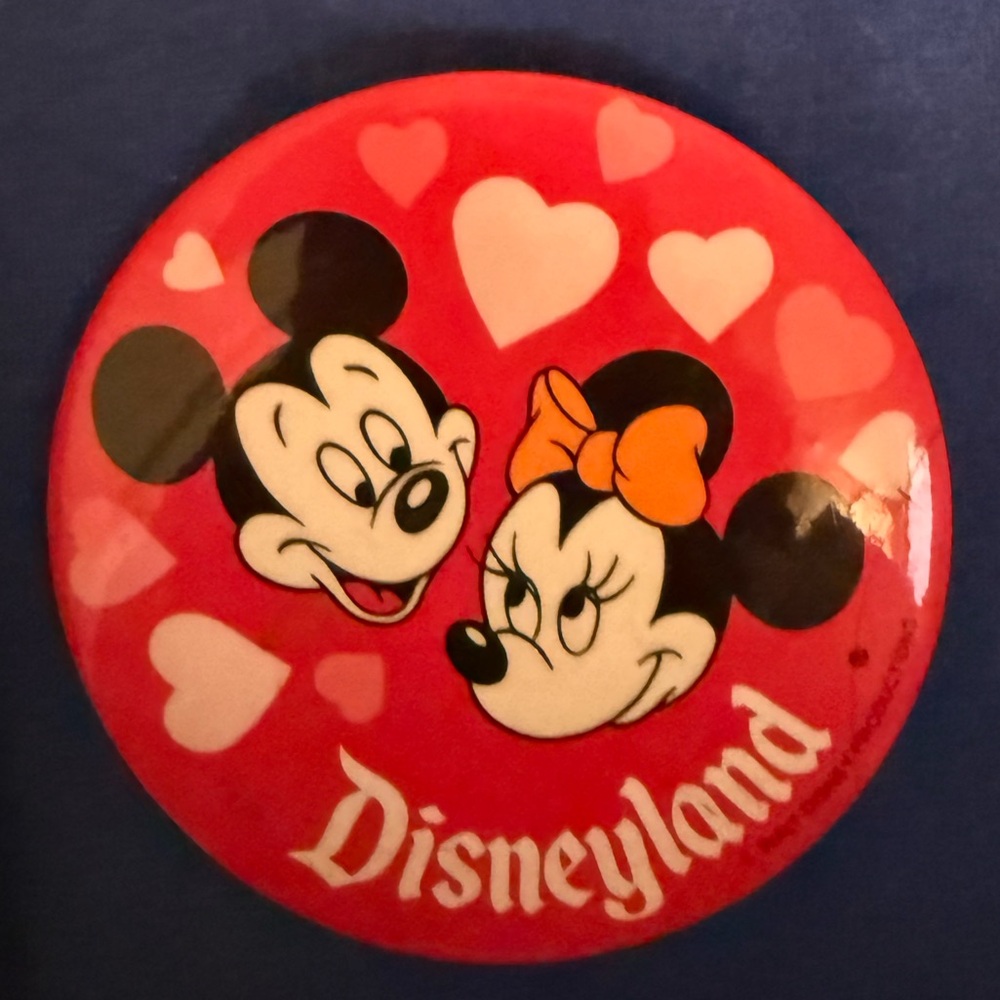 Disneyland Collectors Button lot of 6. - Picture 2 of 9